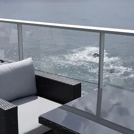 'a Gaioa' In 'the Cliff Coast Accomodation' アパート *