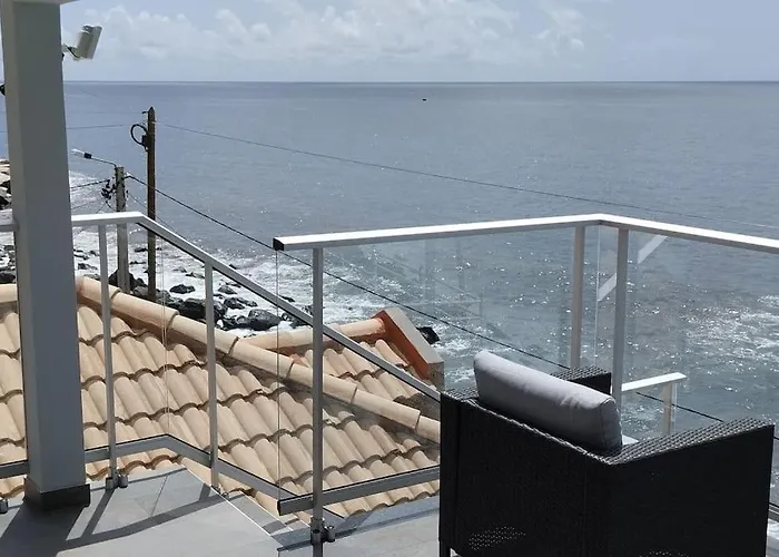 'a Gaioa' In 'the Cliff Coast Accomodation'