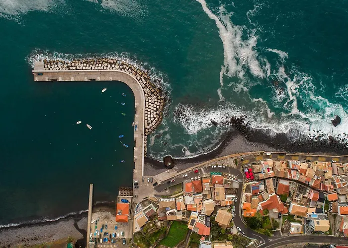 'a Gaioa' In 'the Cliff Coast Accomodation'