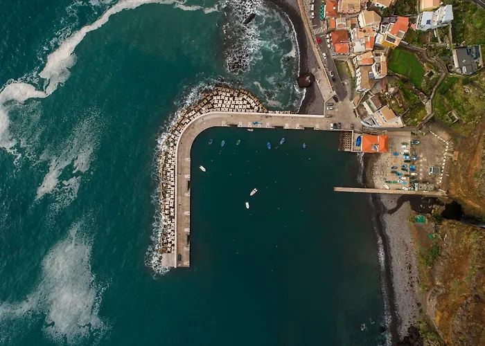 'a Gaioa' In 'the Cliff Coast Accomodation'